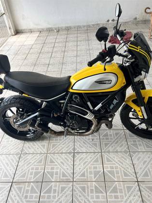 DUCATI SCRAMBLER ICON 